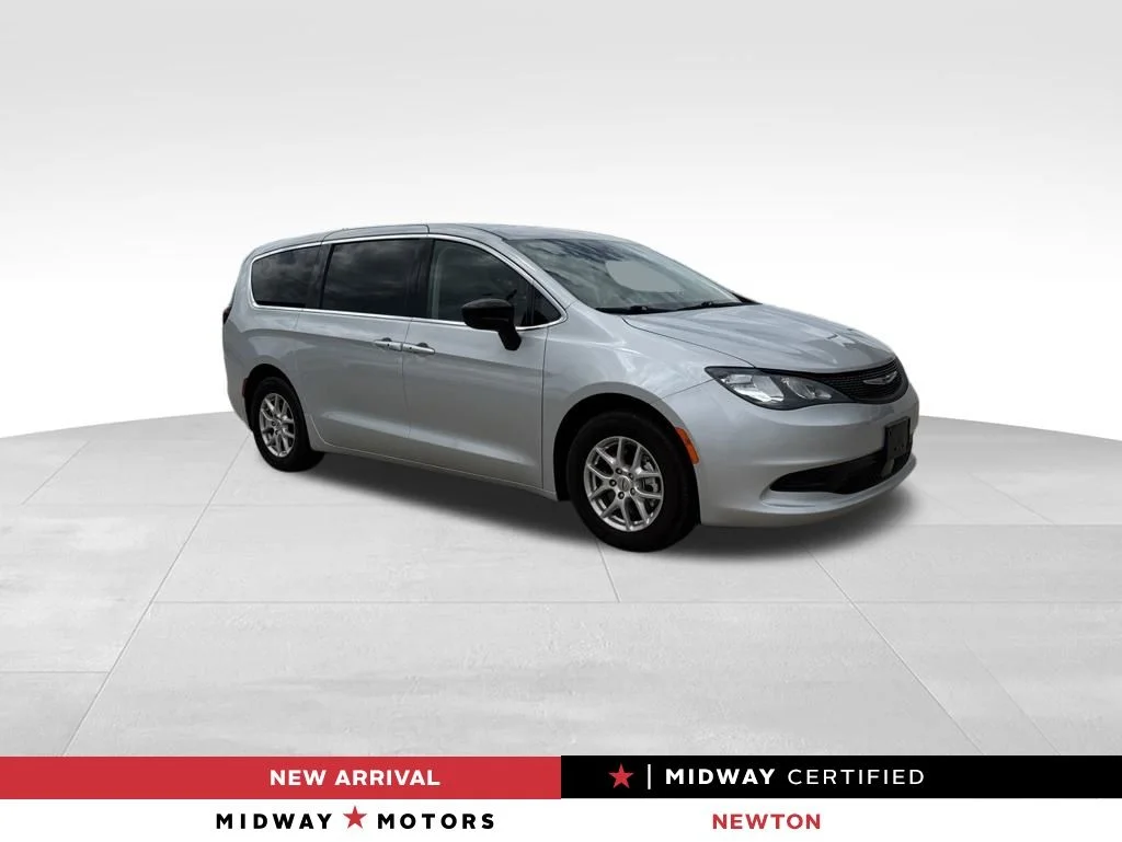 2024 Chrysler Voyager LX's photo
