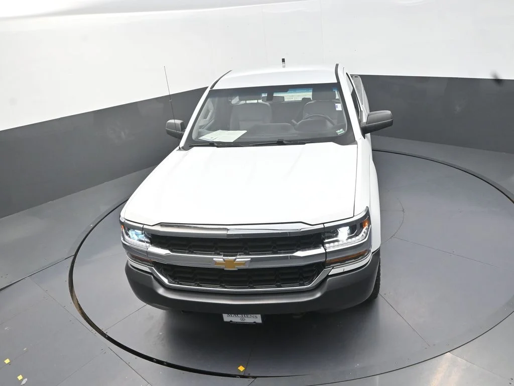 Used 2018 White Chevrolet WT image 15