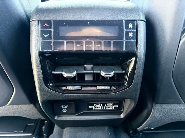 New 2026 Baltic Gray Metallic Clear-Coat Exterior Paint Jeep Laredo image 14