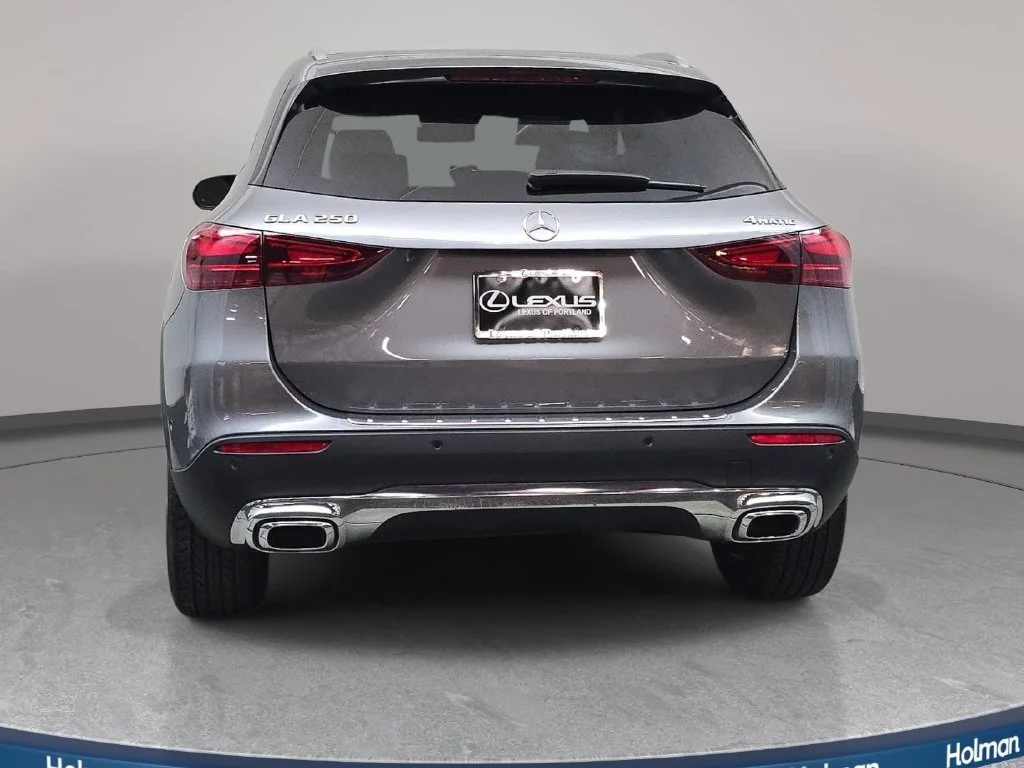 Used 2025  Mercedes-Benz GLA 250 image 7