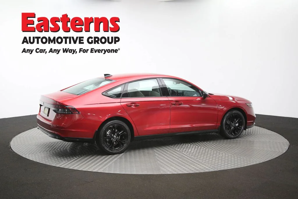 Used 2025 Red Honda SE image 43
