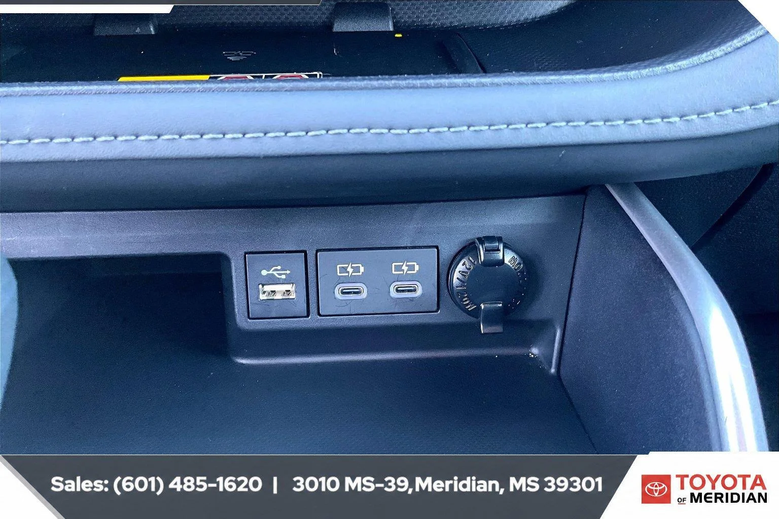Used 2026 Wind Chill Pearl Toyota XLE image 24