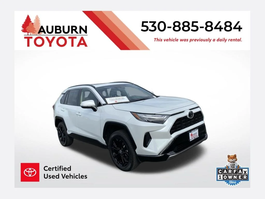 Used 2025 Ice Cap Toyota SE image 1