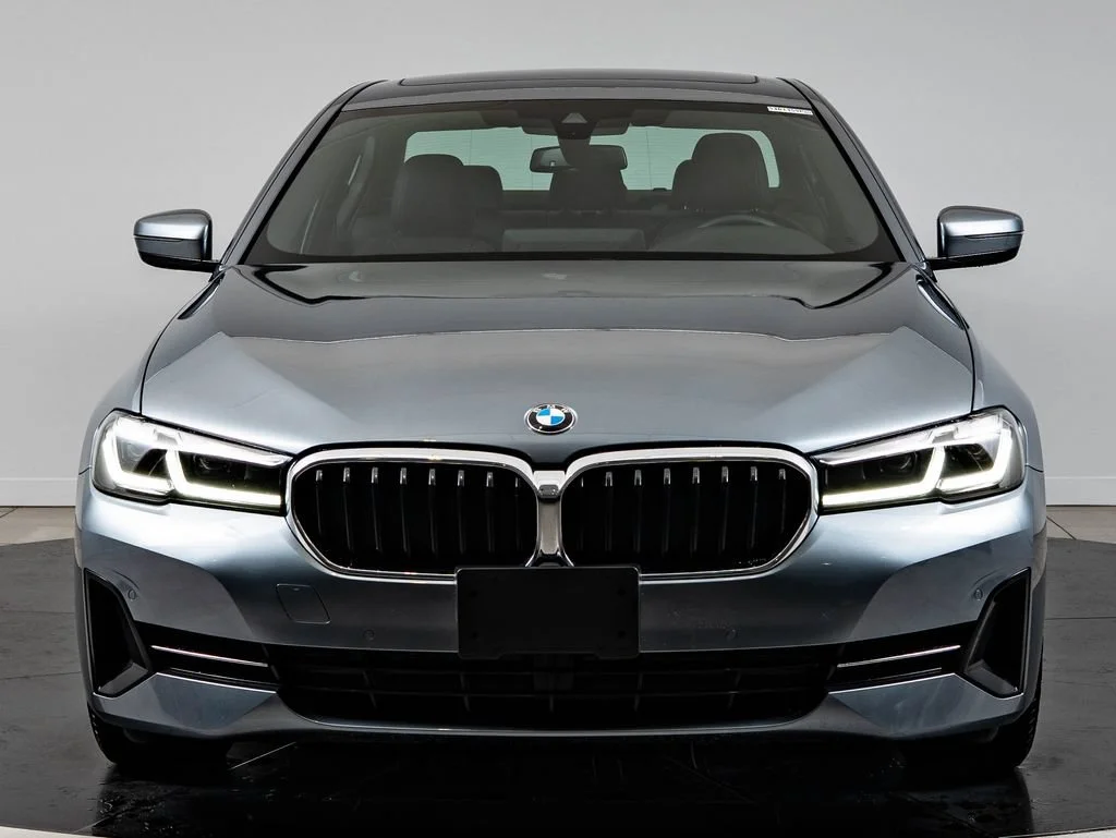 Used 2022 Bluestone Metallic BMW 530i xDrive image 2