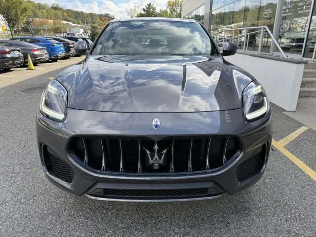 New 2025 Grigio Lava Metallic Maserati ~ GRIGIO LAVA / NERO image 2