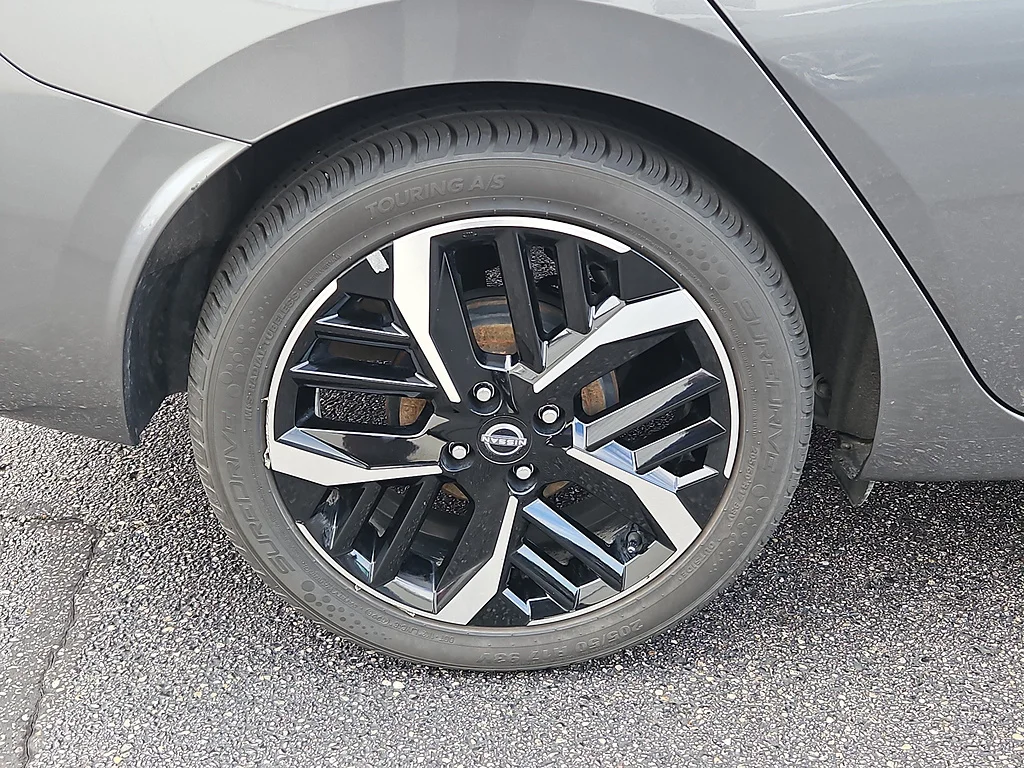 Used 2024 Gun Metallic Nissan SR image 5