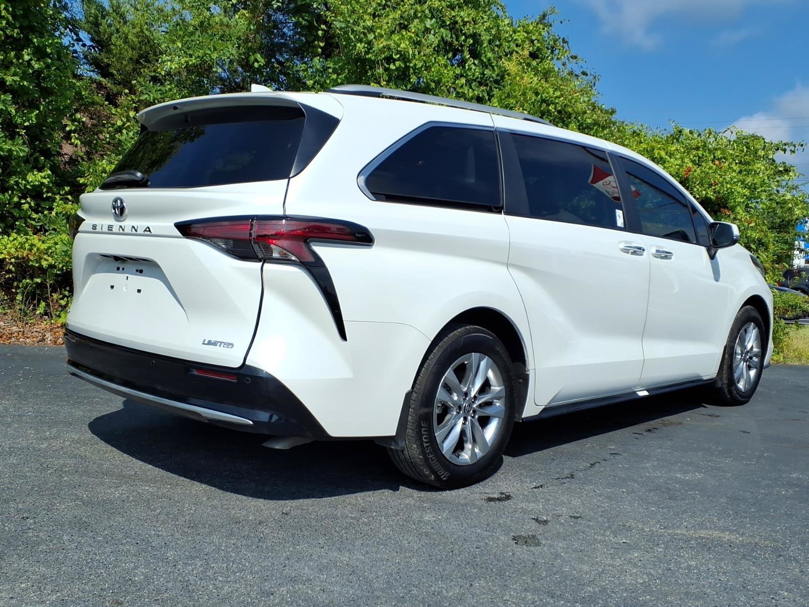 Used 2026 Wind Chill Pearl Toyota Limited image 7