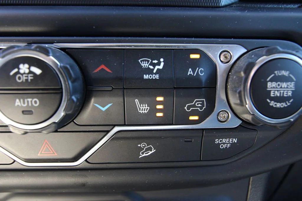 Used 2019 Black Jeep Unlimited Sahara image 14