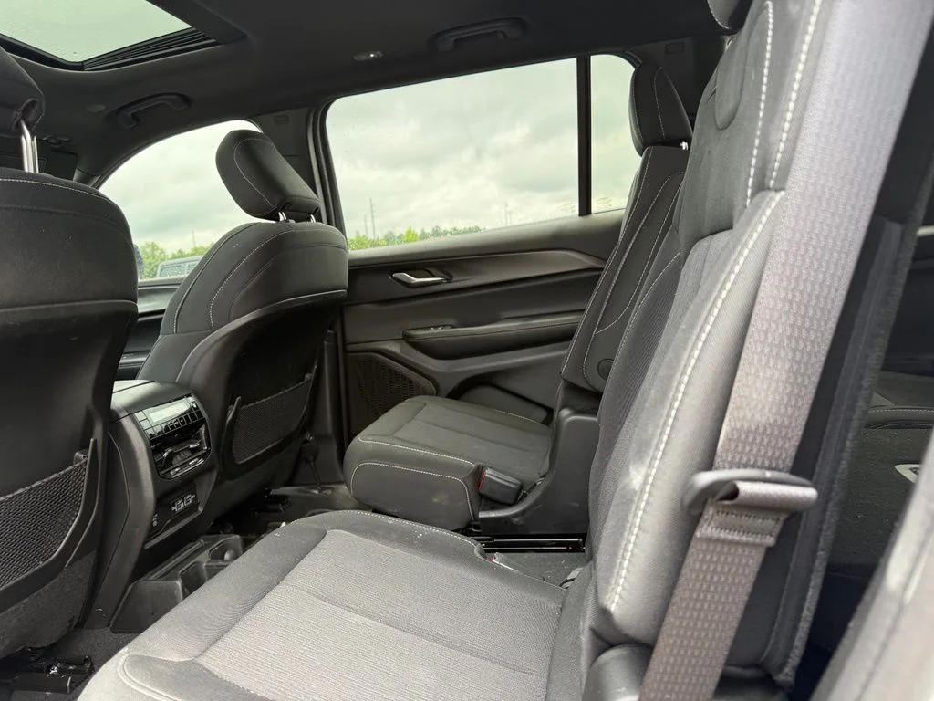 Used 2025 White Jeep Laredo image 16