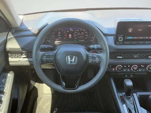 Used 2025 Black Honda SE image 10