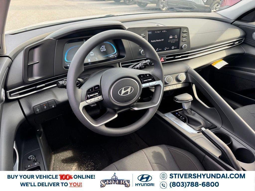 New 2026 White Hyundai SE image 3