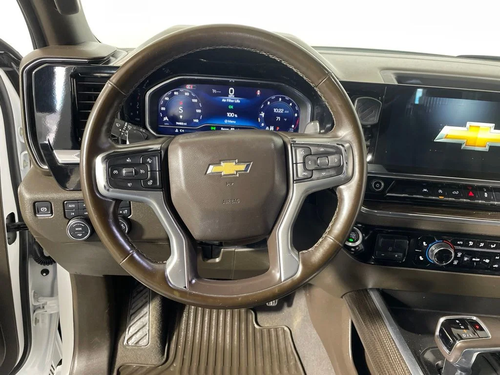 Used 2024 Summit White Chevrolet LT image 13