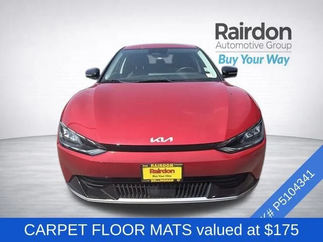 Used 2023 Runway Red Kia Wind image 2