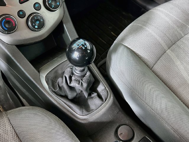 2012 Chevrolet Sonic 1LT - Photo 13