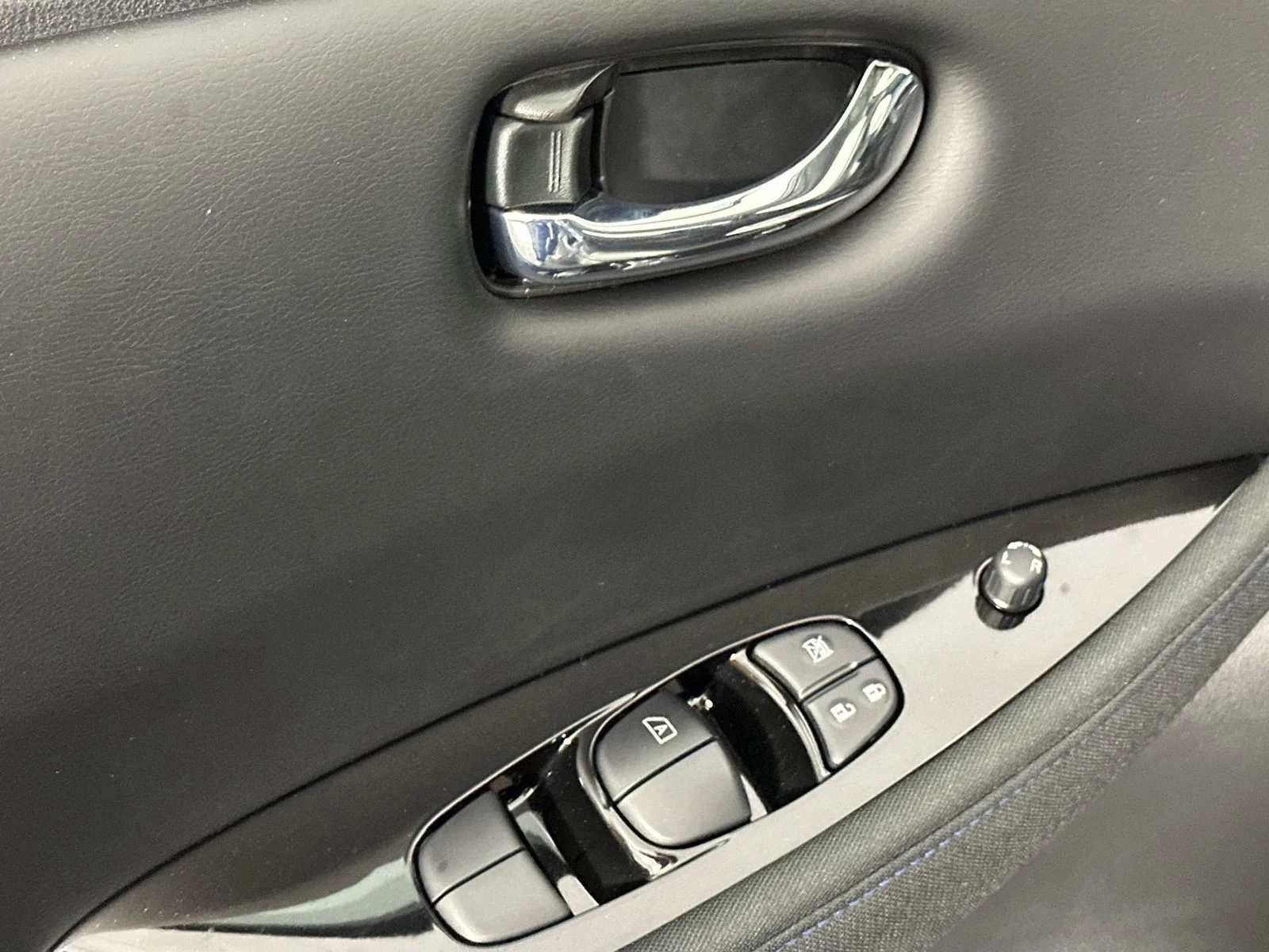 New 2025 Gray Nissan SV Plus image 13
