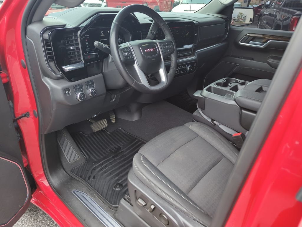Used 2022 Cardinal Red GMC Elevation image 10