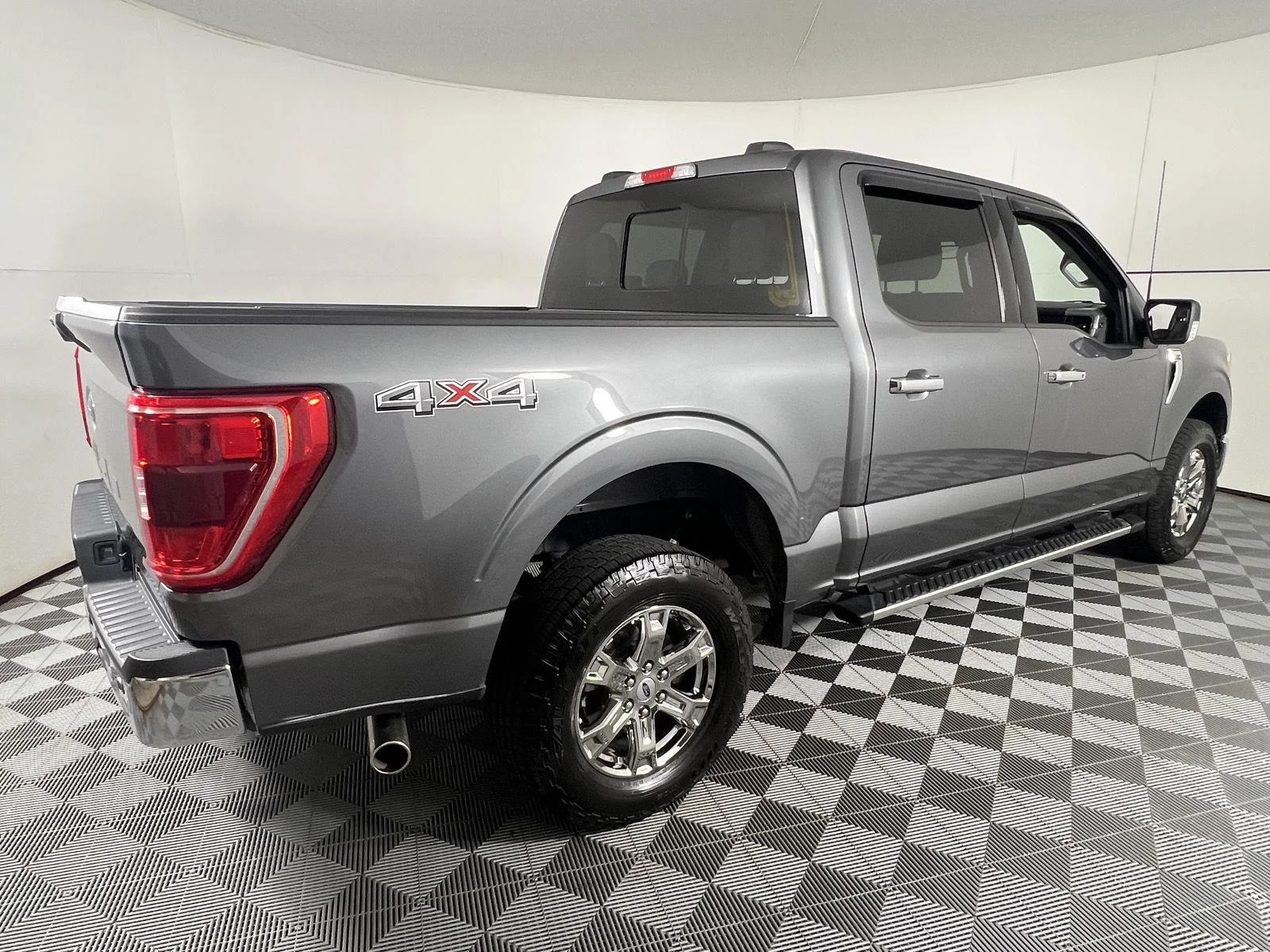 Used 2023 Carbonized Gray Ford XLT image 10