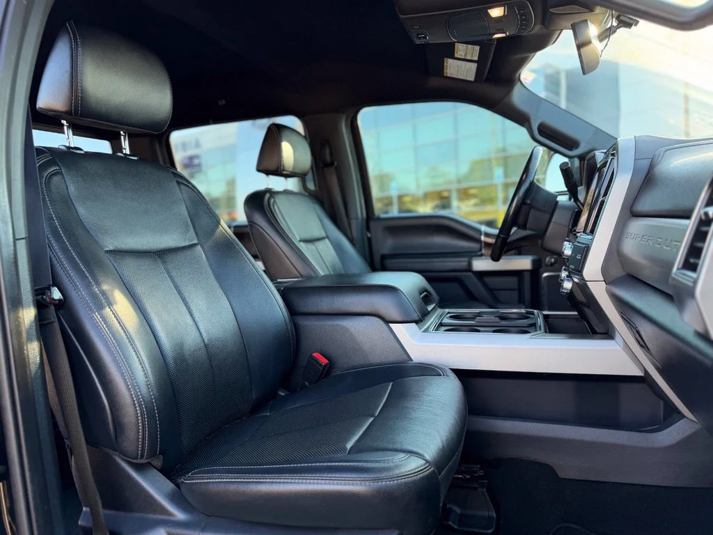 Used 2022 Black Ford Lariat image 10