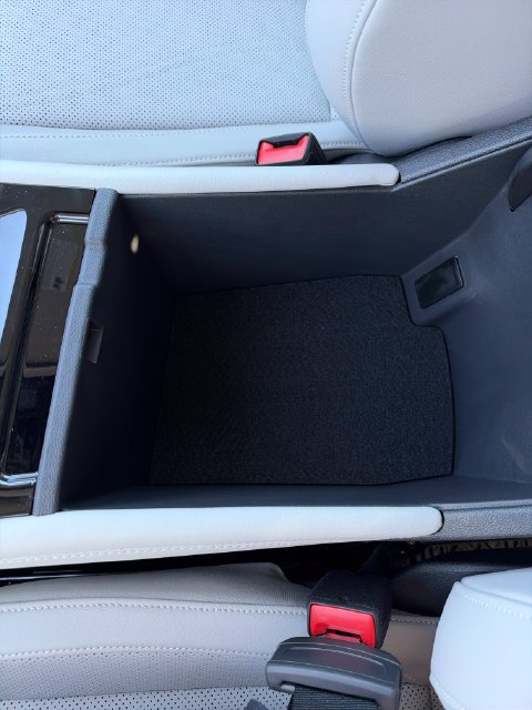 New 2027 Deep Black Pearl Volkswagen SE w/Technology image 17