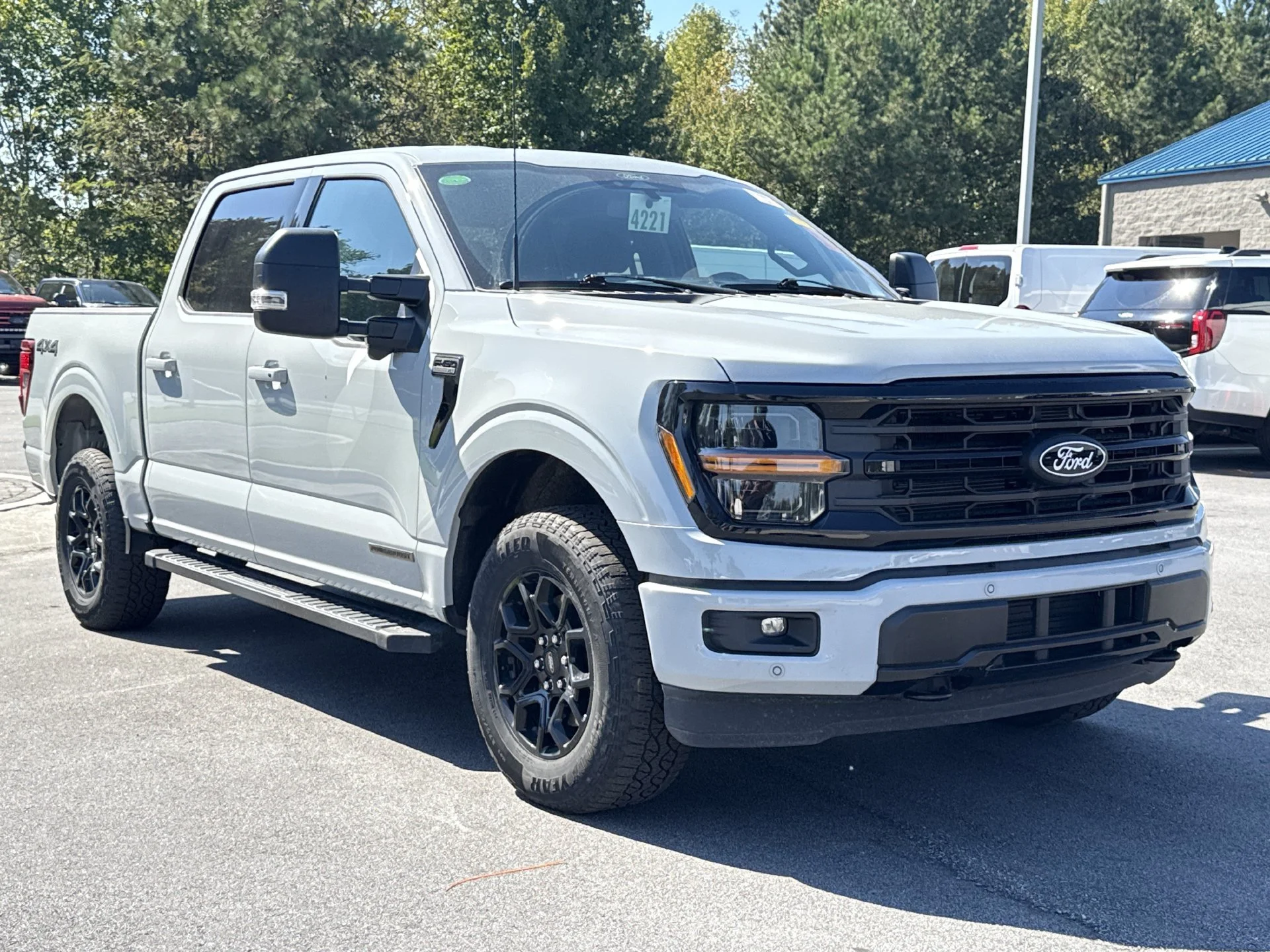 Certified Used 2024 Avalanche Ford XLT image 17