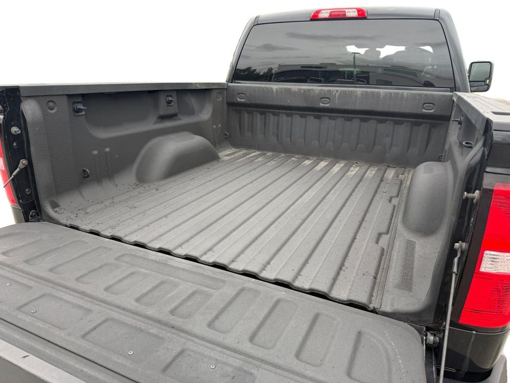 Used 2018 Black GMC SLE image 27
