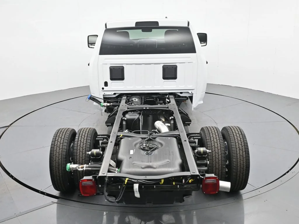 New 2026 Bright White Clear-Coat Exterior Paint RAM Tradesman image 29