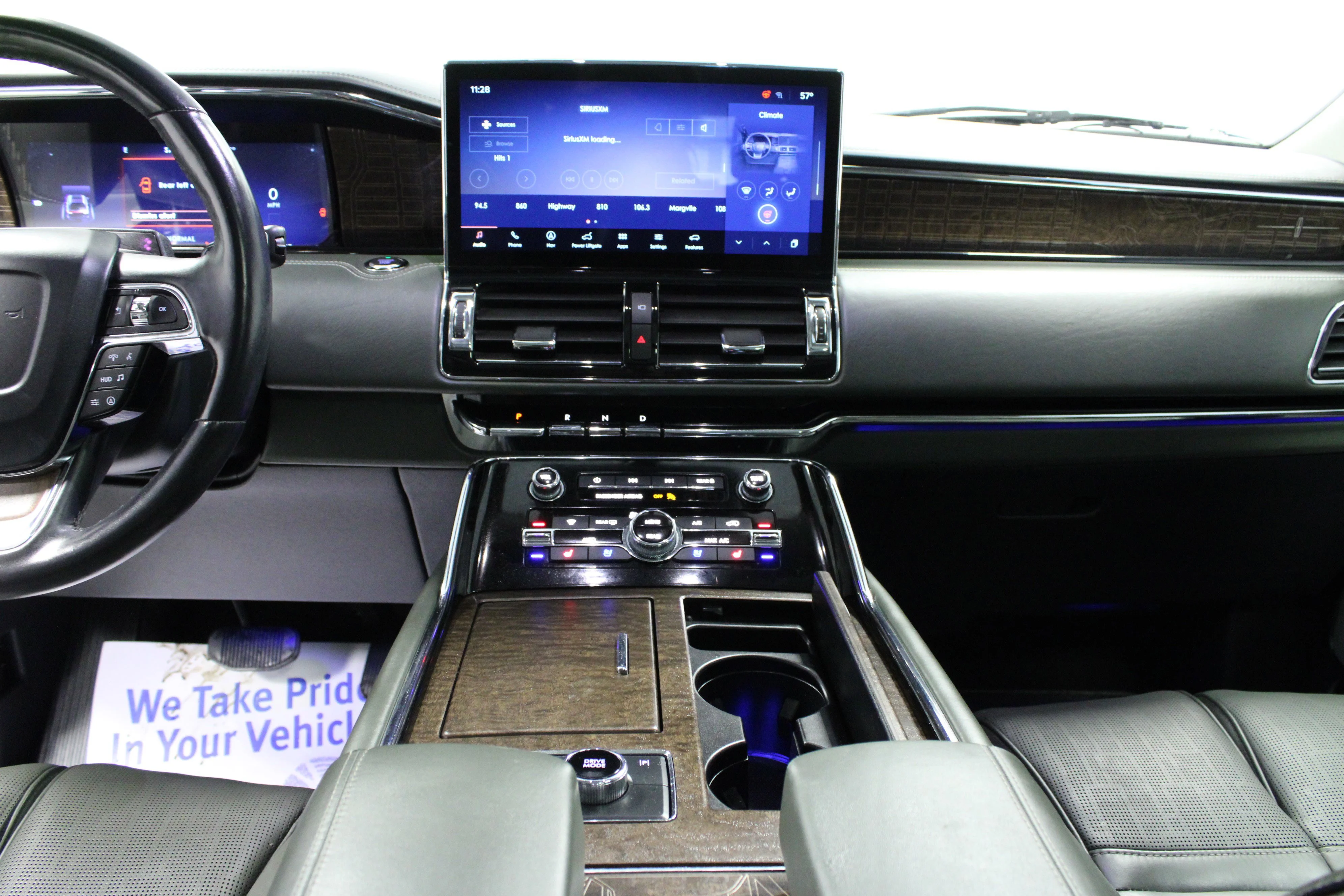 Used 2022 White Metallic Lincoln Black Label image 19