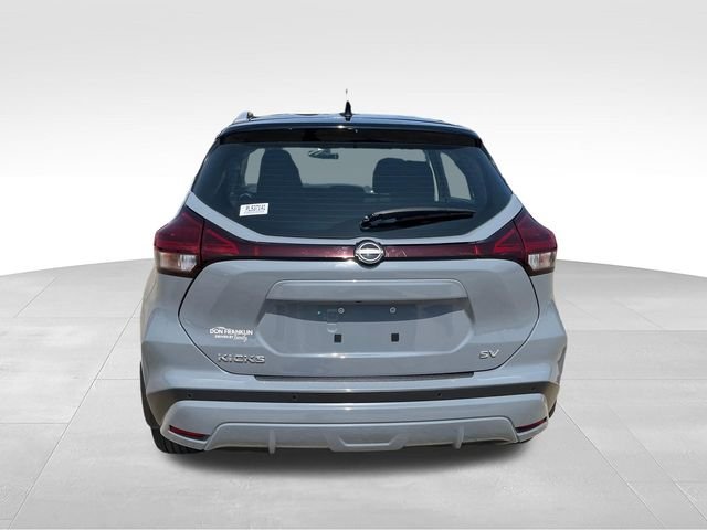 Used 2023 Gray Nissan SV image 4