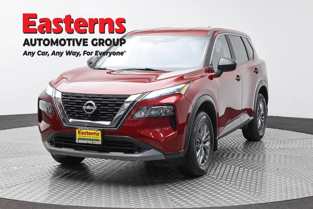 Used 2023 Red Nissan S image 1