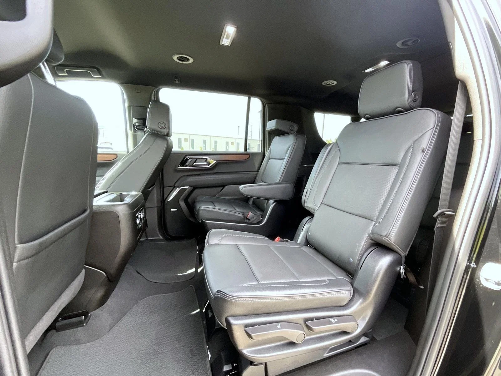 Used 2025 Black GMC Denali image 19