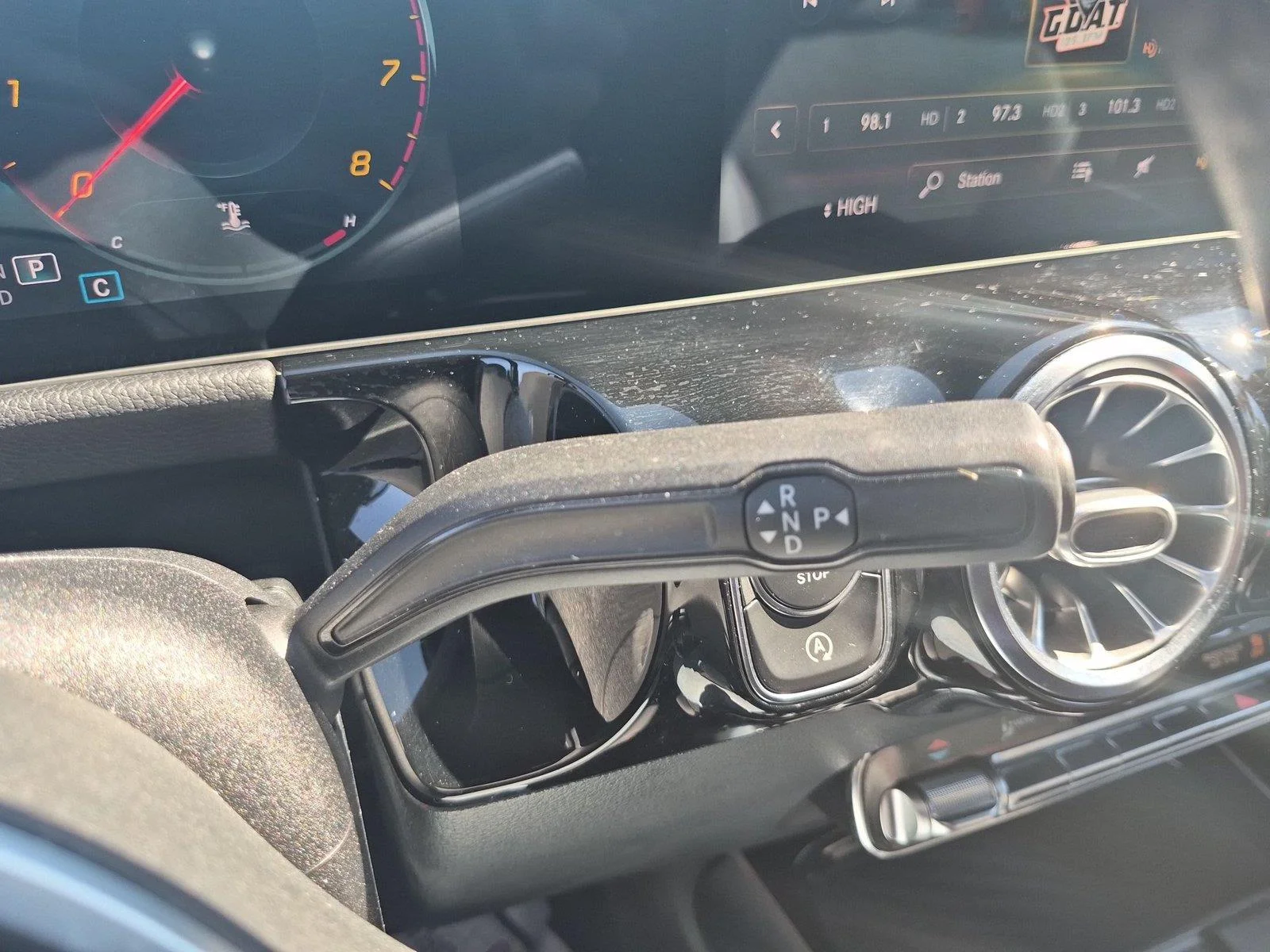Used 2021 Rose Gold Metallic Mercedes-Benz GLA 250 image 26