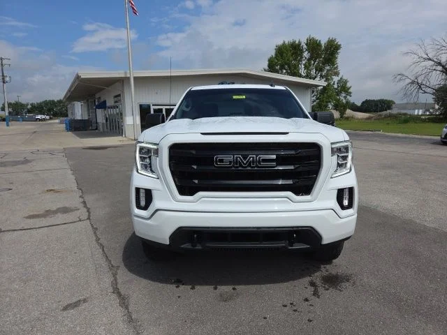 Used 2022 White GMC Elevation image 3