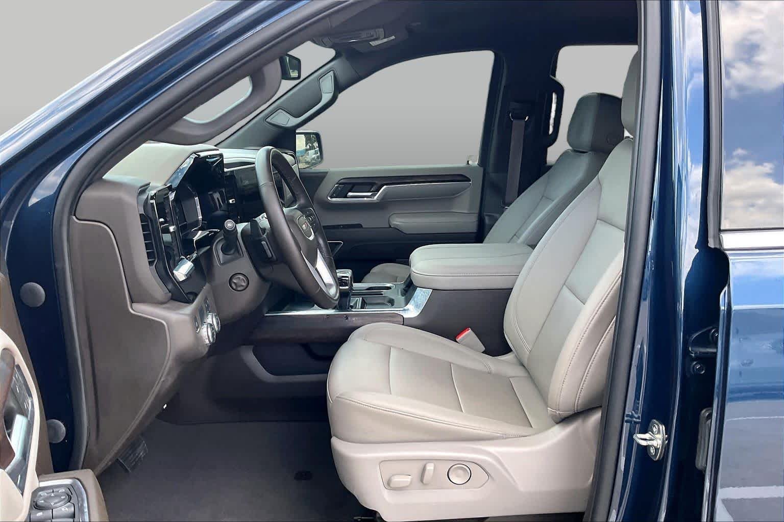 Used 2023 PACIFIC BLUE METALLIC GMC SLT image 8