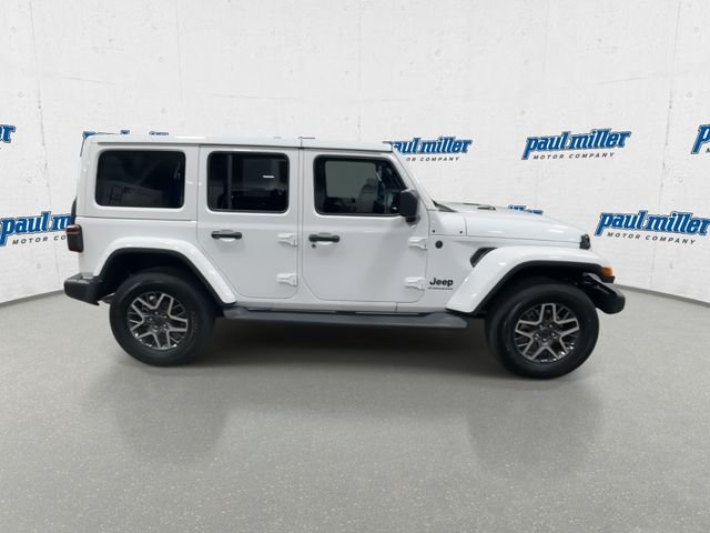 Used 2025 White Jeep Sahara image 13