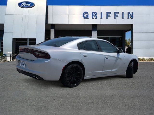 Used 2022  Dodge SXT image 4