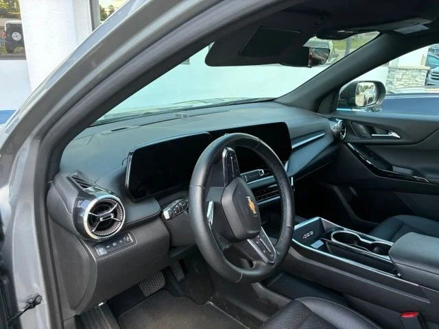 Used 2025 Sterling Gray Metallic Chevrolet LT image 9