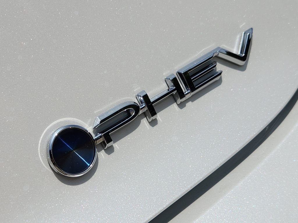 2026 Toyota Prius Plug-in Hybrid XSE - Photo 9