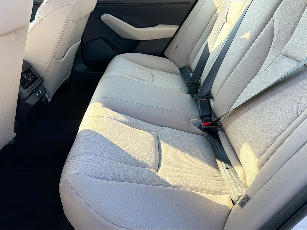 New 2026 Platinum White Pearl Honda LX image 18