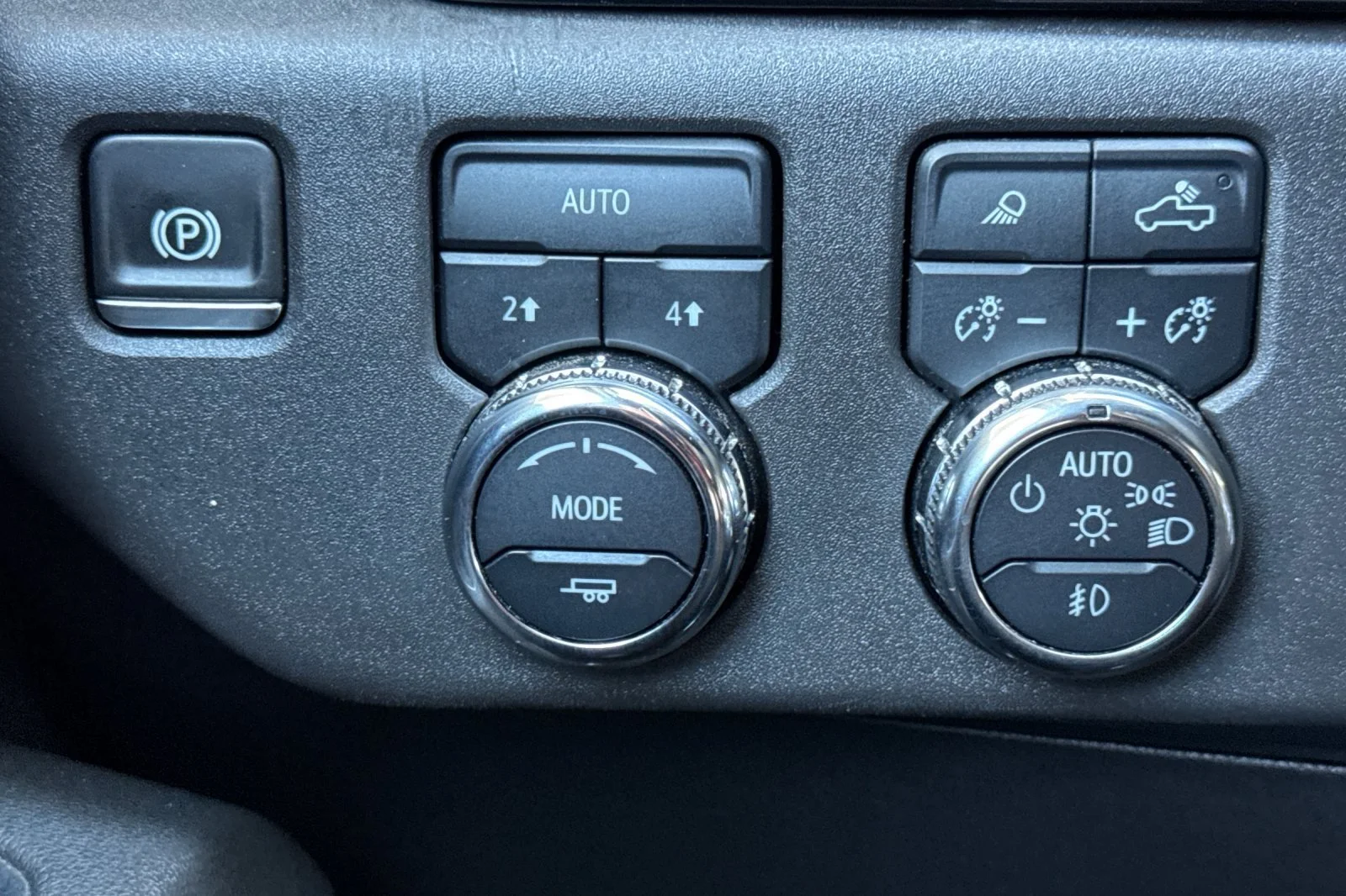 2025 GMC Sierra 1500 SLT - Photo 30