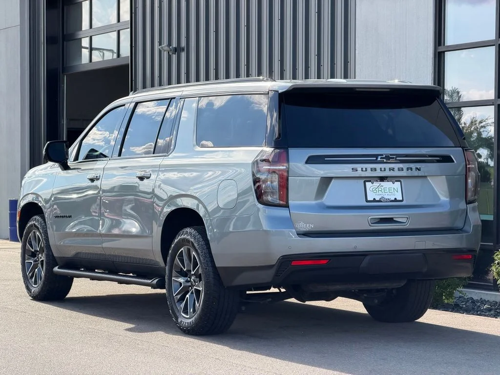 Used 2024 Gray Chevrolet Z71 image 3