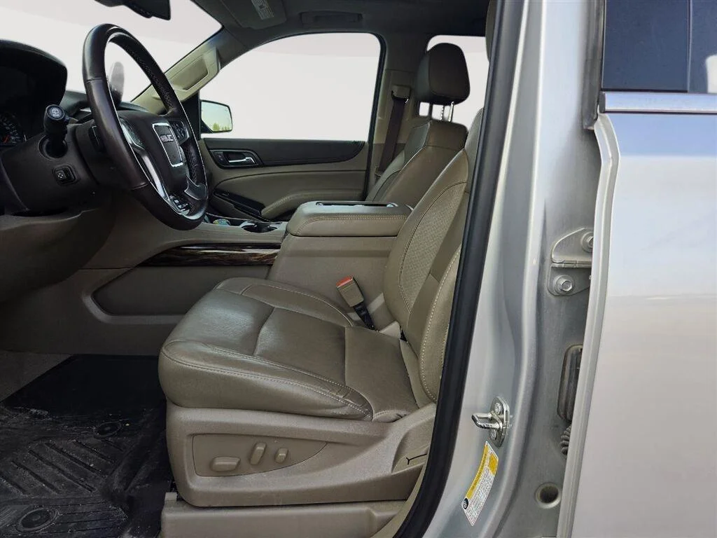 Used 2019 QUICKSILVER METALLIC GMC SLT image 5
