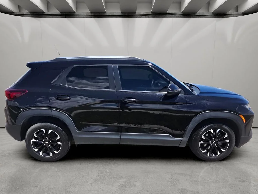 Used 2021 Mosaic Black Metallic Chevrolet LT image 6