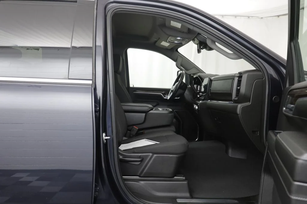 Used 2024 Titanium Rush Metallic GMC SLE image 19