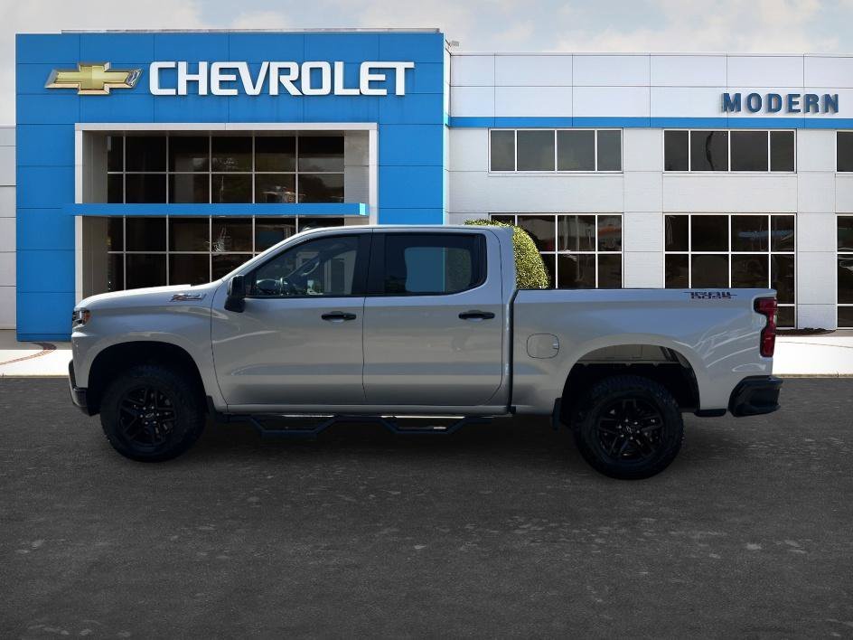 Used 2022 Silver Ice Metallic Chevrolet LT Trail Boss image 2