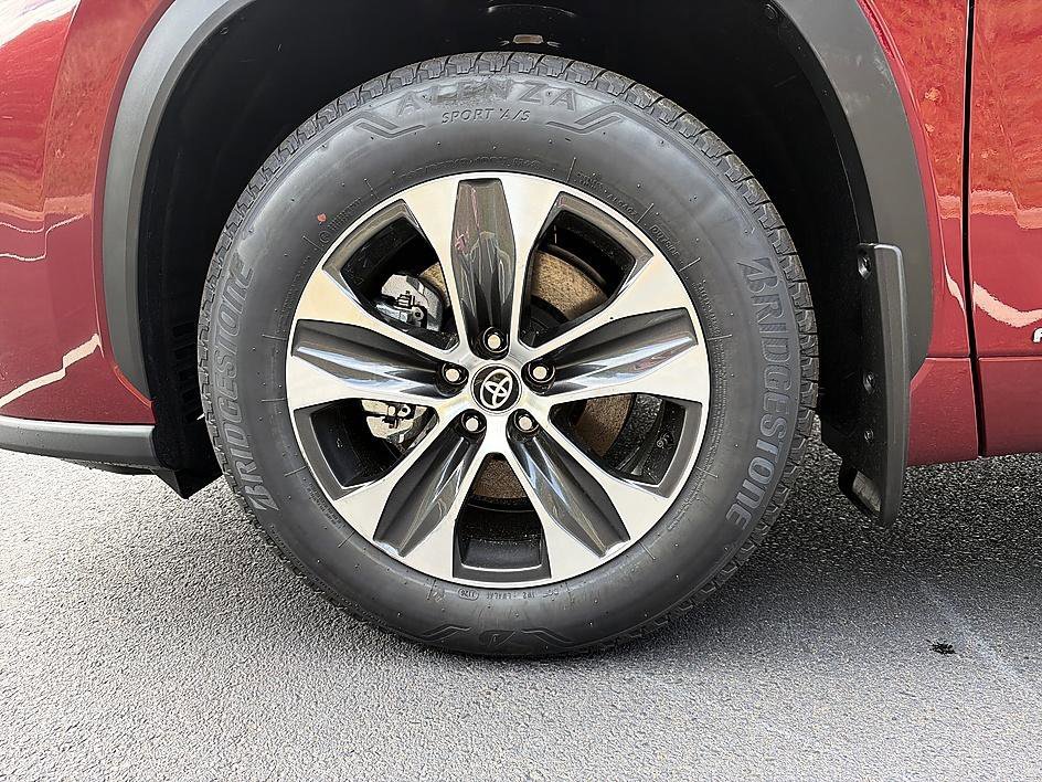 New 2026 Ruby Flare Pearl Toyota Hybrid XLE image 8