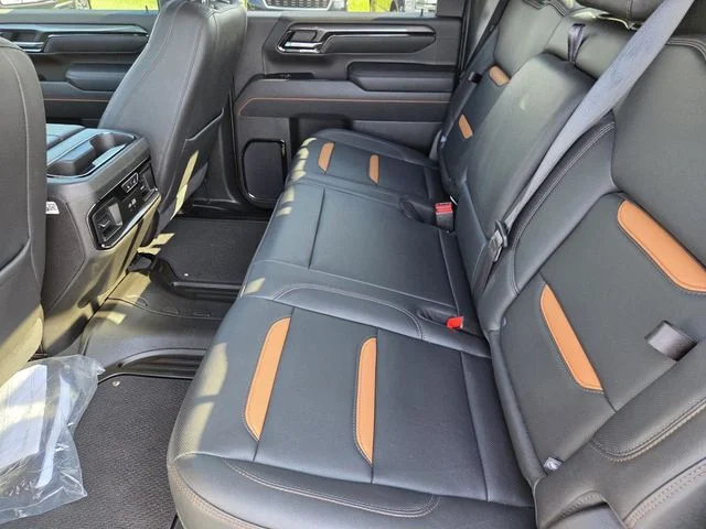 Used 2025 White GMC AT4 image 30