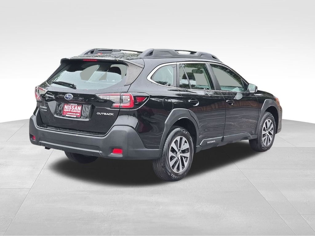 Used 2024 Crystal Black Silica Subaru 2.5i image 7