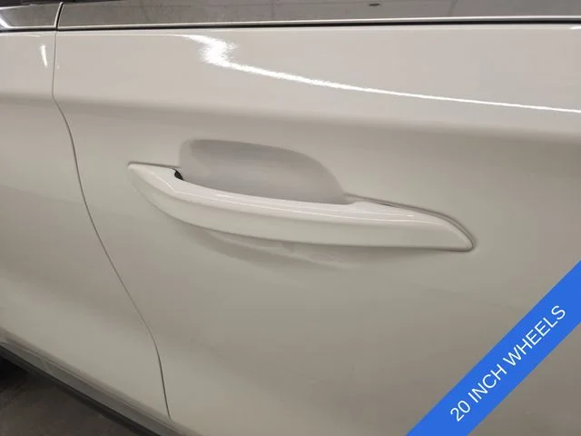 Used 2020 Pristine White Lincoln Reserve image 8