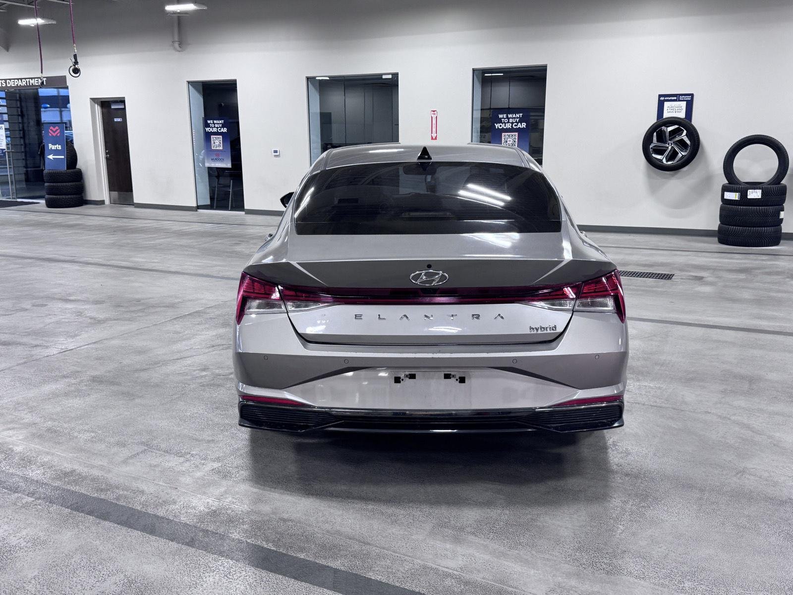 Certified Used 2023 Fluid Metal Hyundai Limited image 8