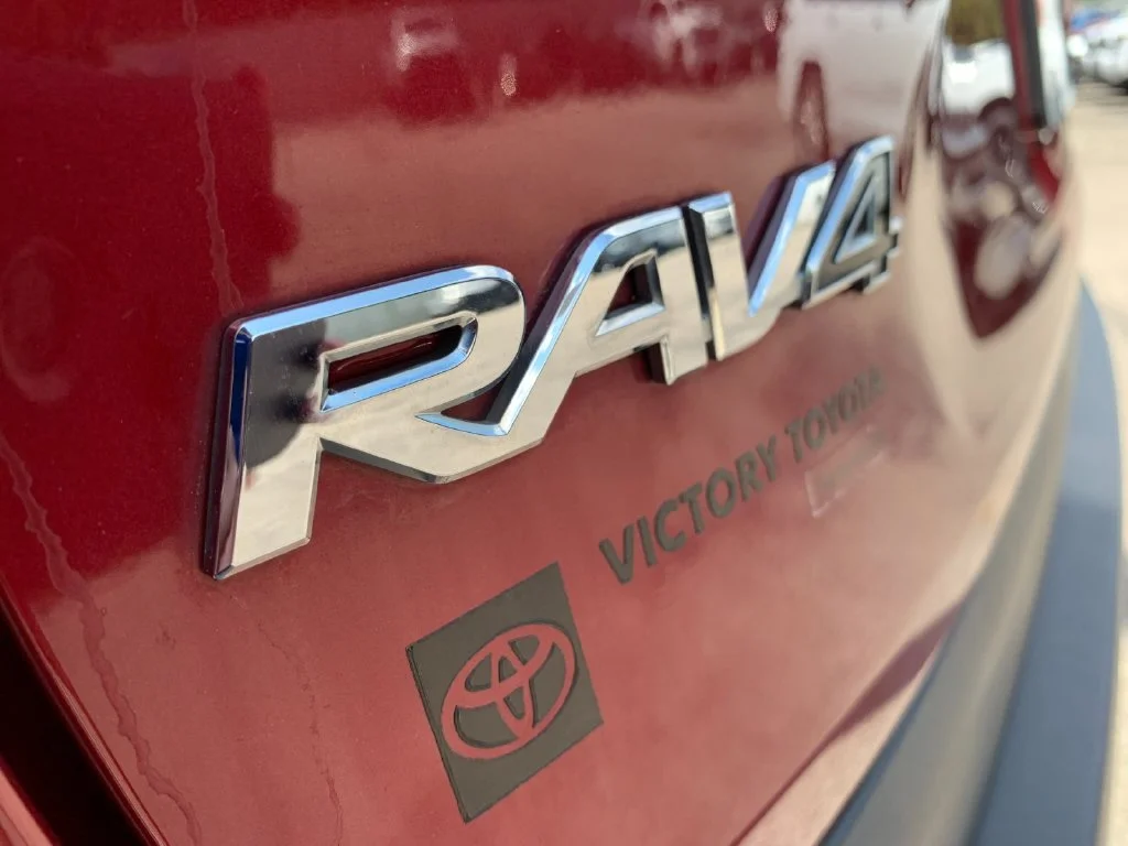 Used 2021 Red Toyota LE image 34